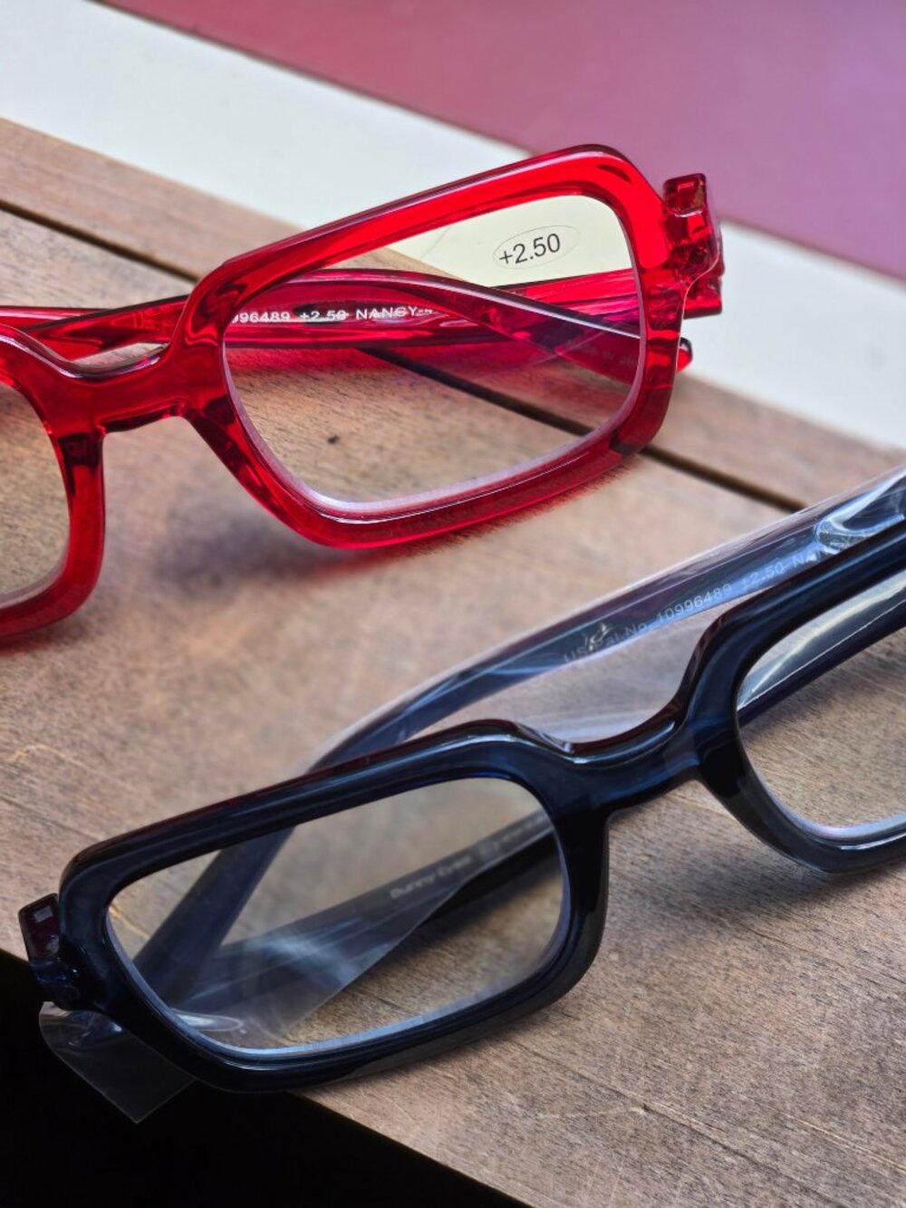 Bunny Eyez Brand Tiltable Readers (Set of 2 pairs 2.50 magnification strength) - Picture 3 of 4